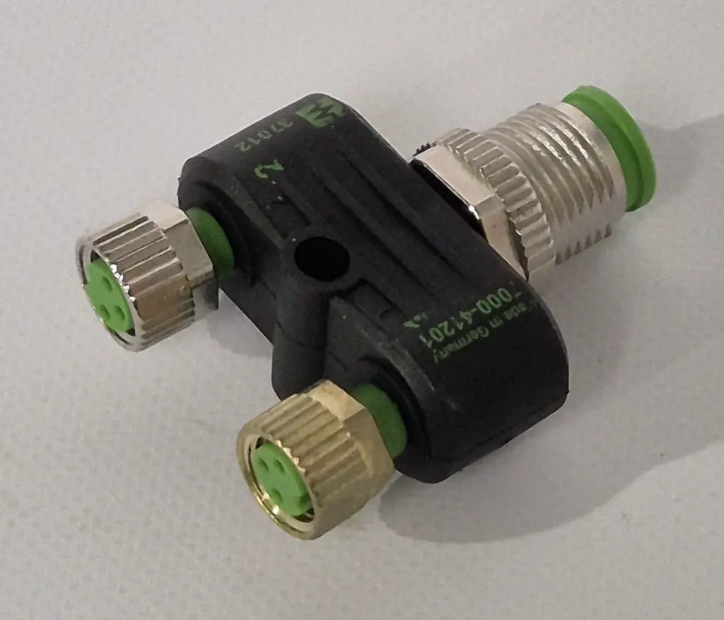 Plug 2v2.webp